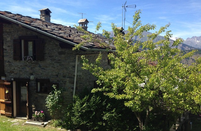 Feature Mountain House with Terrace Overview