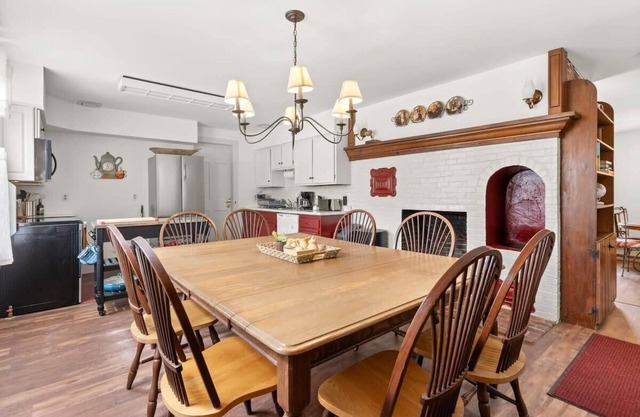 Federal on Exeter | Circa 1805 | UNH | A/C | Porch