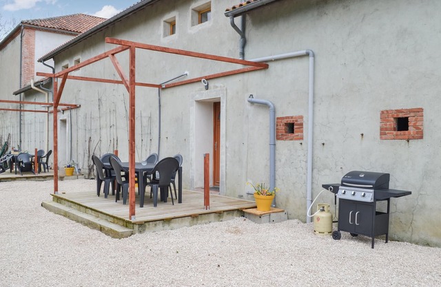 Feel welcome in this charming accommodation in the heart of Occitania.
