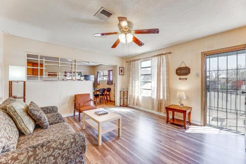 Fenced Yard and Mtn Views Dog-Friendly Superior Gem