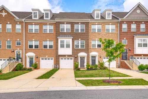 Fenced Yard Spacious Southern Maryland Townhome!