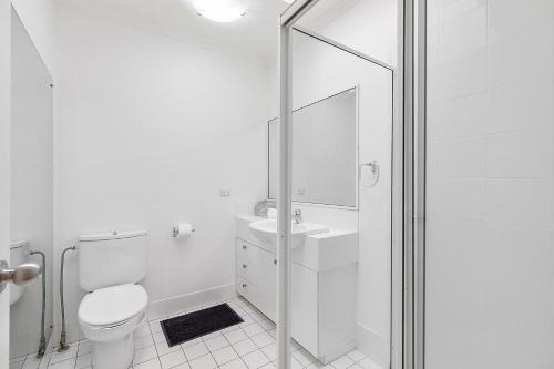 Ferguson St The Beach House Cosy Cottage with Pool