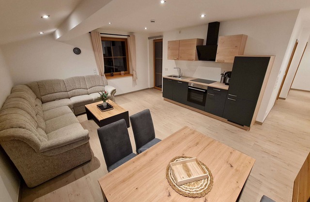 Ferienwohnung Gipfelglück, 2-5 Personen, 60 qm, TV, 2 Schlafzimmer, Dachgeschoss