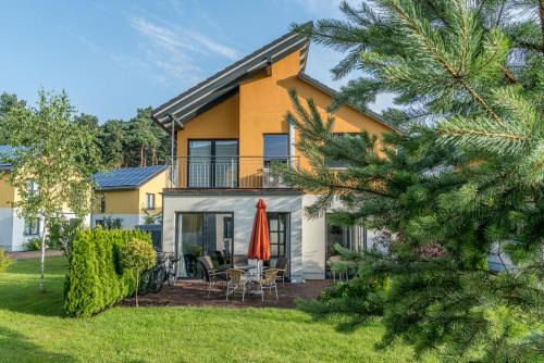 Ferienpark Rübezahl am Müggelsee, Haus 15 Zeder mit eigener Sauna, idealer Ort für Natur- und Erholungssuchende, für Radfahrer, Familien mit Kindern und Hundeliebhaber