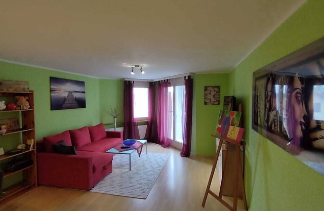 Ferienwohnung als Wohlfühloase mit Sonnigem Balkon 5 Min vom Rheinfall Entfernt