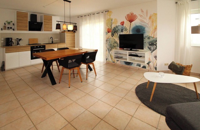 Ferienwohnung (75qm) mit 2 Schlafzimmern, Wohnküche und Südterrasse