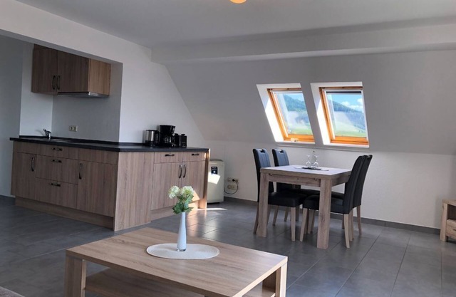 Ferienwohnung, 1 Schlafraum und Balkon mit Aussicht für max. 4 Personen