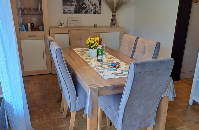 Ferienwohnung, 80 qm, 2 Schlafzimmer, Terrasse mit Garten, Max. 4 Personen