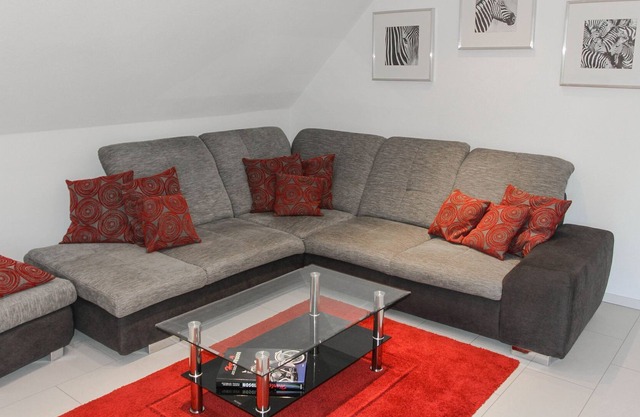 Ferienwohnung, 90qm, Balkon, 2 Schlafzimmer, max. 4 Personen