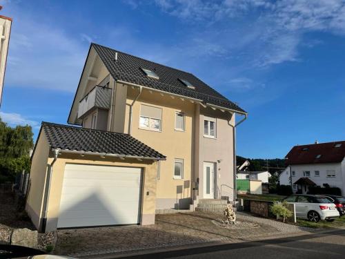 Ferienwohnung Blumenfeld