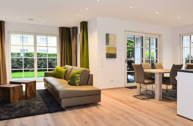 Ferienwohnung Luxus am Toskanapark - Luxus-ferienwohnung; Seenah und Exklusiv