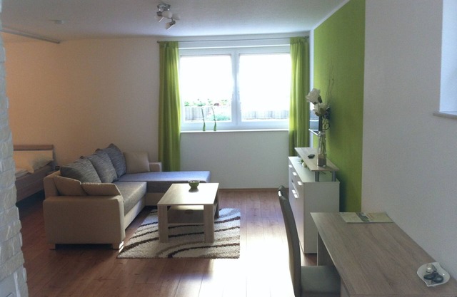Ferienwohnung mit 48qm, 1 Schlafzimmer, 1 Wohn-/Schlafraum, für maximal 2 Erwachsene + 1 Kind