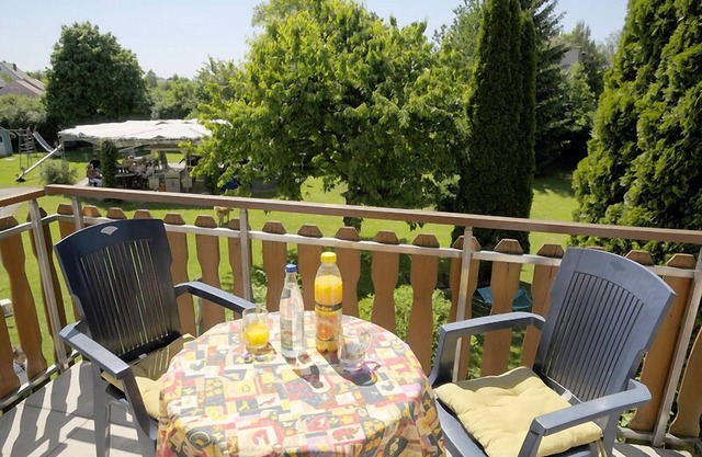 Ferienwohnung mit eigenem Balkon und vielen Tieren am Hof