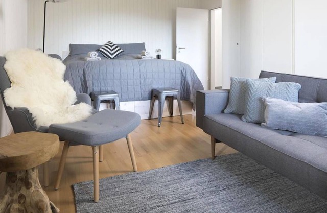 Ferienwohnung Mittlere Etage, ca. 120qm, 2 Schlafzimmer, max. 6 Personen