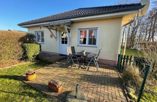 Ferienwohnung Ottosin mit Terrasse und Garten