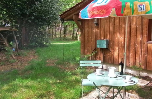 Ferme La Palombière – Authentic Getaway in Saint-Symphorien, Garden, Terrace & Rustic Charm