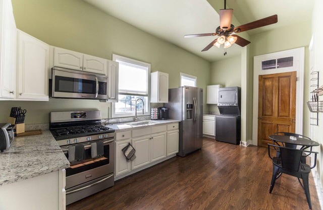 Festival Central - 1 Bed w Sleeper Sofa Balcony, Mid-City, NOLA
