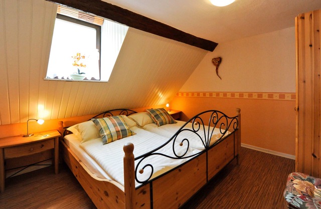 * Fewo Nr. 3/2. Floor/1 km from the city center and railway noise WITHOUT