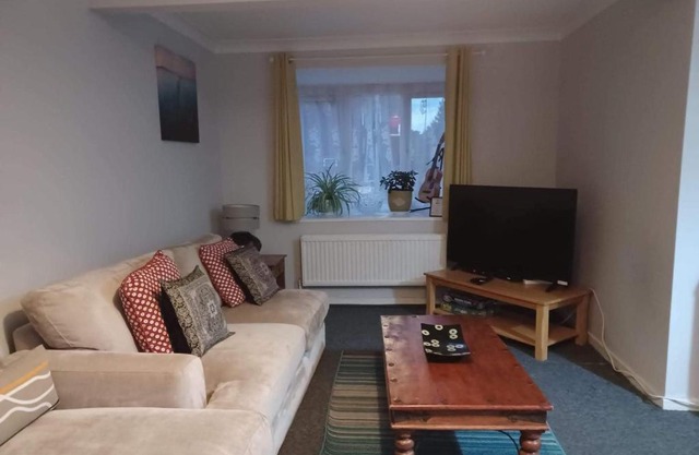 Fieldfare Green-Huku Kwetu Luton & Dunstable Spacious 4 Bedroom Detached House