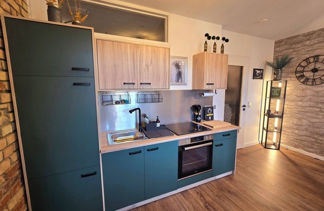 Fifty Shades of Green P18 Apartment