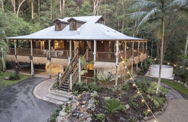 Fijian Hinterland Retreat - sauna, heated pool, 15mins to beach!