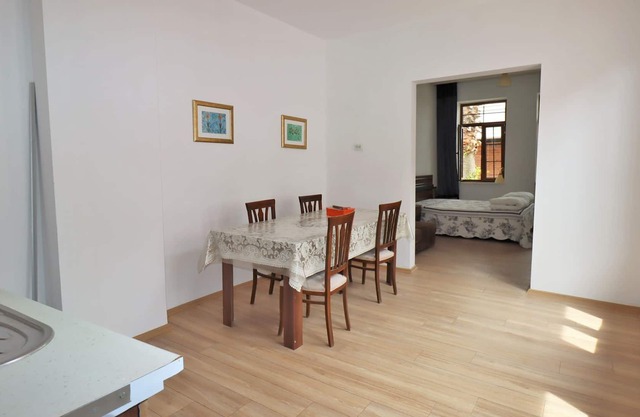 Fine apartment in the center
