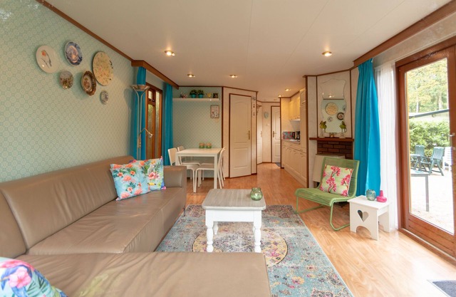 Fine cottage 41 + garden on beautiful child-friendly park in nature