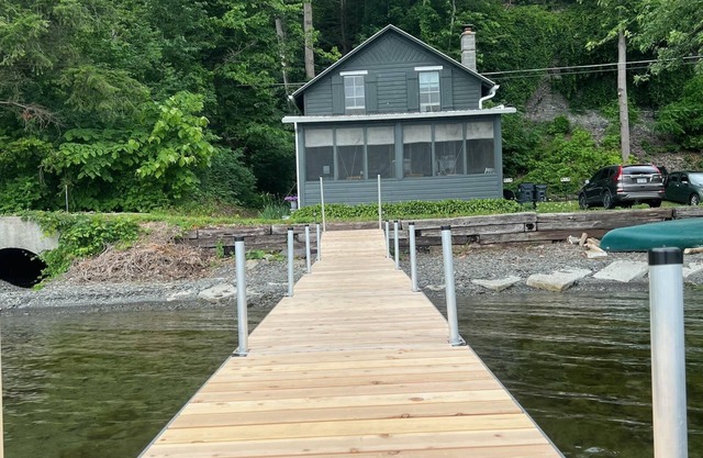 Fir Tree Cottage with a million dollar view of Seneca lake.