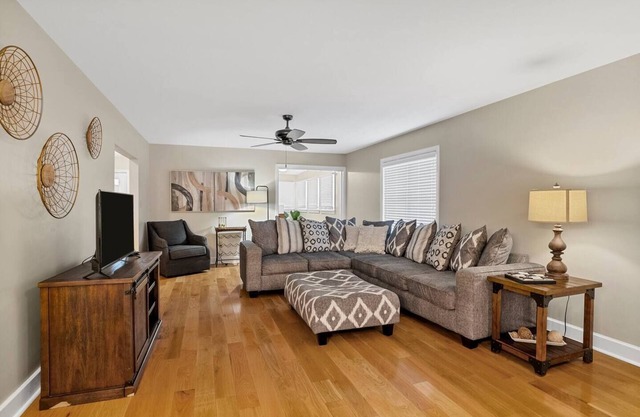 First Class Comfort | 3BD & 2BA