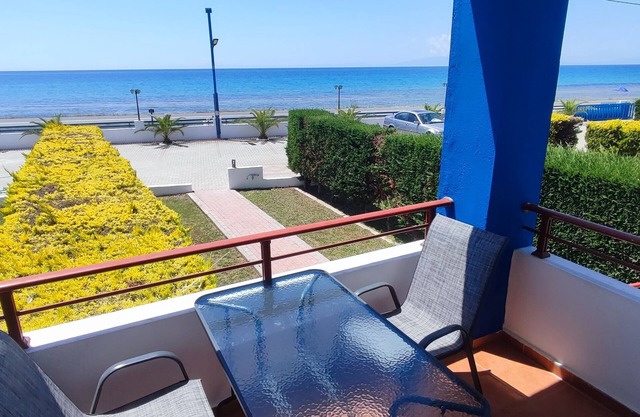 First line on the beach Seaview villa full equipment with everything you need