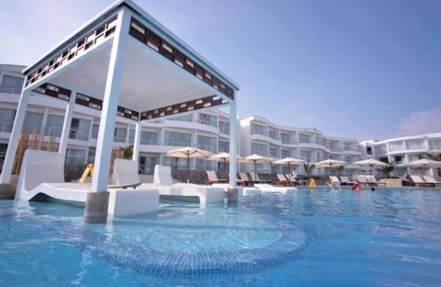 First Row House - VPX Hotel&Resort Access Included