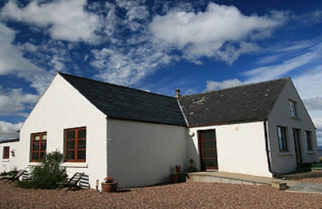 Firth Cottage - stunning views in a peaceful but convenient location