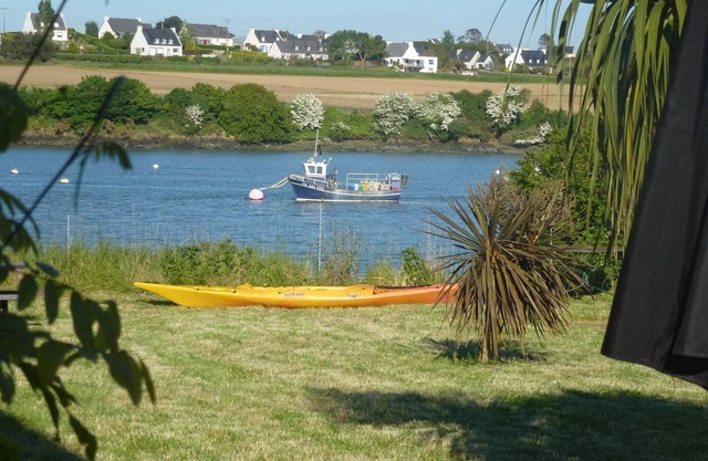 FISHERMAN HOUSE WITH DIRECT ACCESS TO THE SEA WITH GARDEN