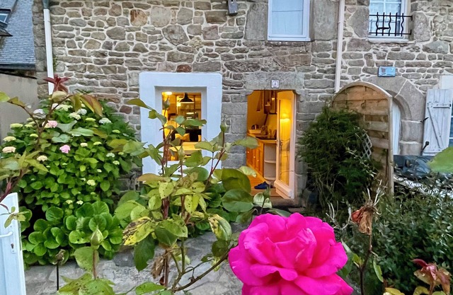 Fisherman's cottage with garden 100 m from the Golfe du Morbihan and the beach