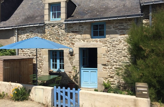 Fisherman's house 50 m from the sea