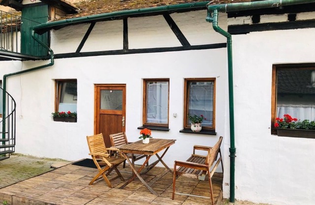 Fisherman's Lodge: 1 room (living/bedroom) - bathroom - kitchen - 30 min to Frankfurt