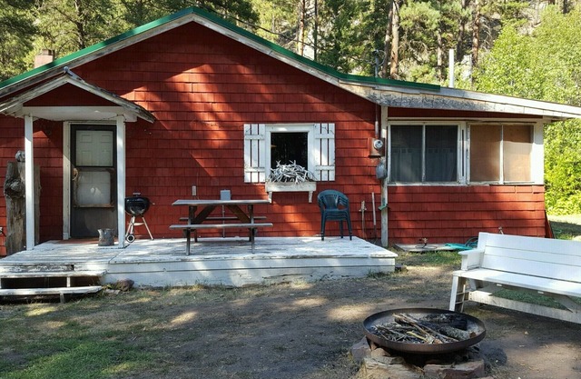 FISHERMANS CABIN UP ROCK CREEK 30 MINUTES FROM MISSOULA MONTANA