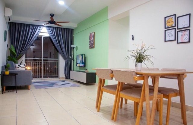 Five H Family Service Apartment