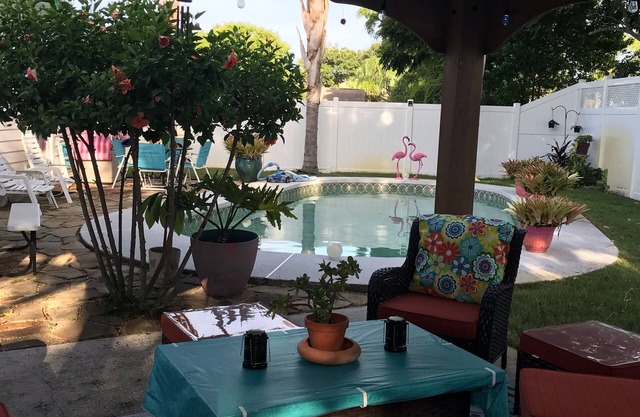 Five miles from Mayo Clinic and nine blocks from the ocean. Quiet and cozy.