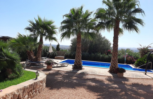 FKK-Finca Mallorca, small vacation house and apartment, heated. Pool, View, Wifi
