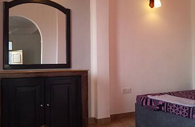 Flat 6 - Fully Furnished Air-conditioned one Bedroom Apartment in Dehiwala