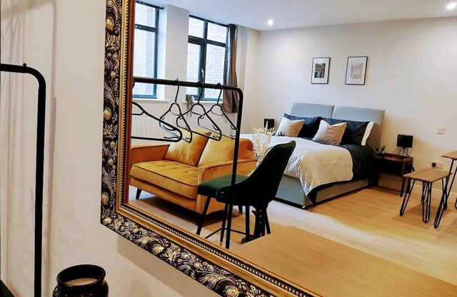 Flat 9 Market Eden,King Exec studio suite