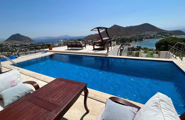 Flat w Private Pool 5 Min to Beach in Akyarlar