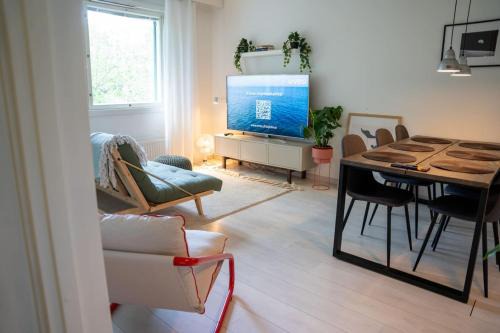 Flat with all essentials, great location, parking