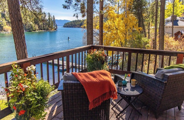 Flathead Lake Retreat ~ Wrap Yourself in Nature with All the Comforts of Home