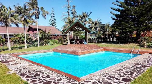 Fletcher Christian Apartments - Manava Suites