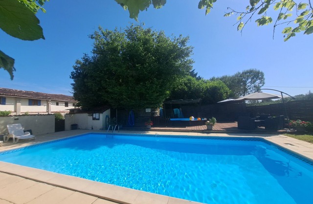 'Fleurie' La Grange du Moulin -Just families - Fun for kids - Heated pool - wifi