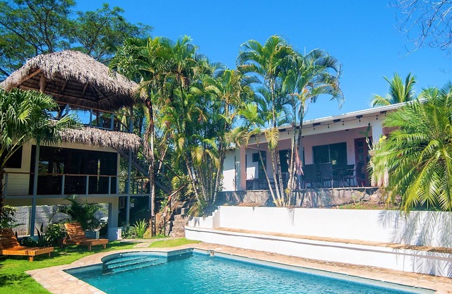 Flex House – Full Home with Pool and Guest House, Close to the Beach