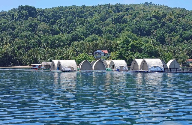 Floating Home in Reef Resort 3