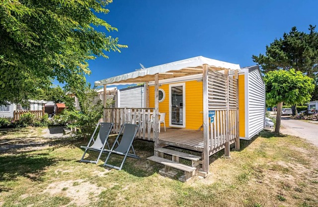Flower Camping La Guichardière * - Mobile home COMFORT 1 bedroom 16m2 covered terrace 3 people